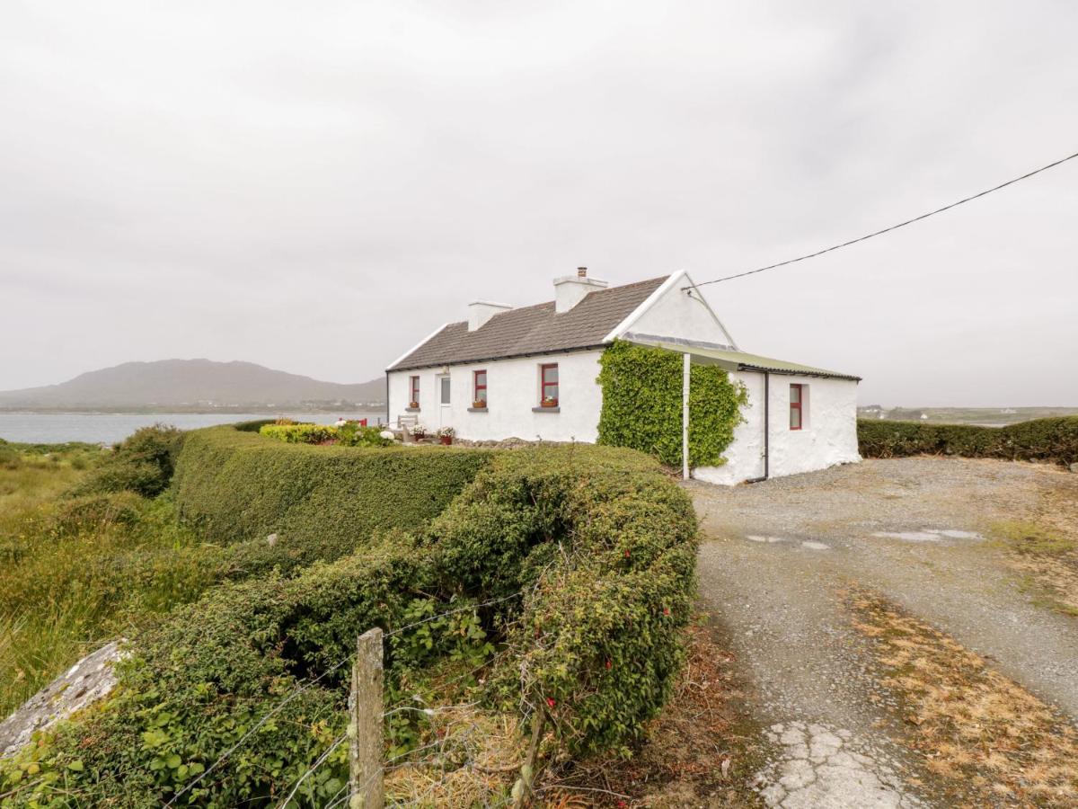 The White House Vila Roundstone Exterior foto