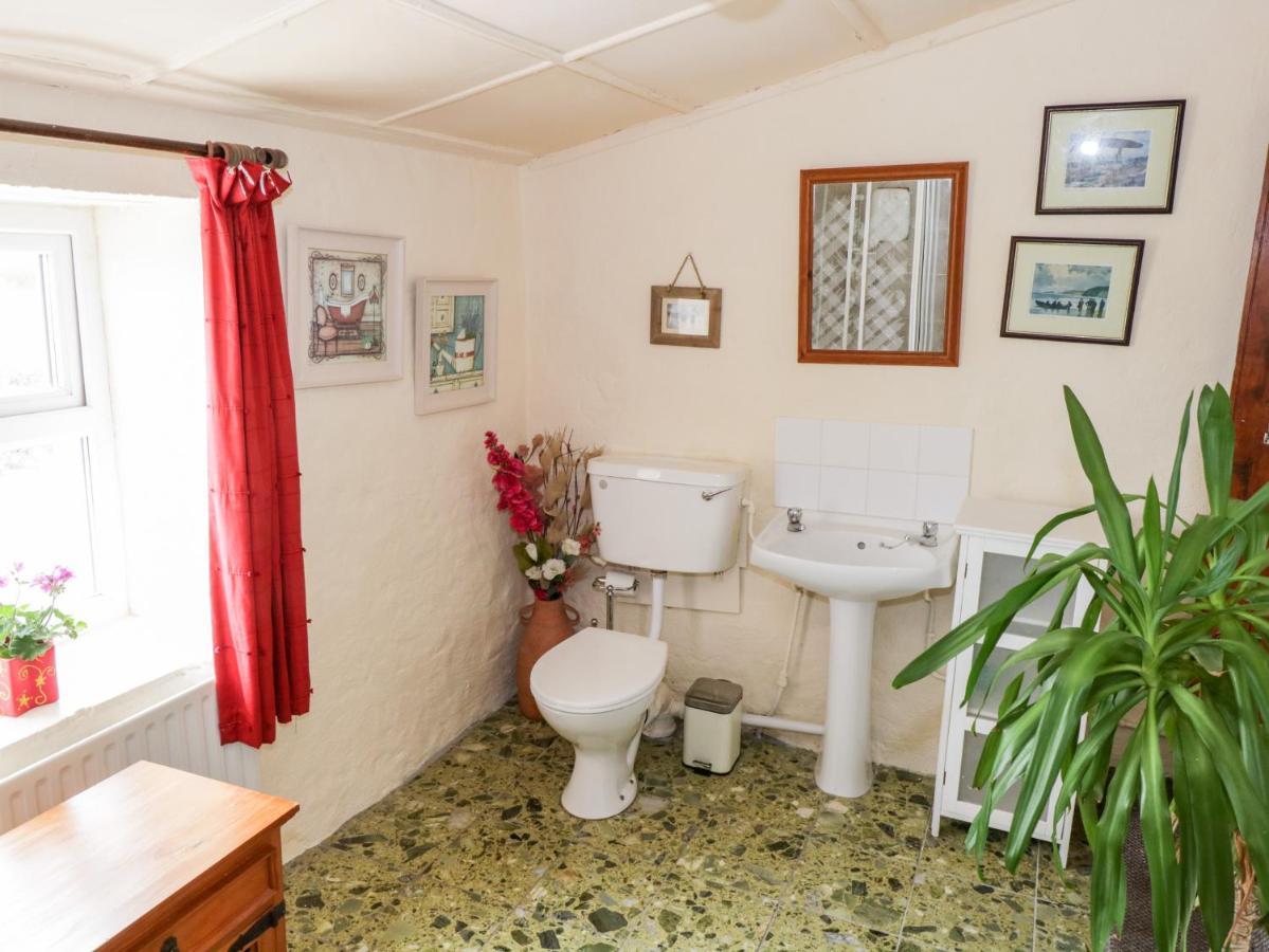 The White House Vila Roundstone Exterior foto